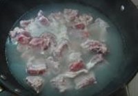 鹌鹑蛋烧排骨的做法 步骤1