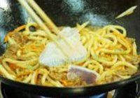生炒三鲜乌冬的做法 步骤10