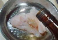 水煮鱼片的做法 步骤1