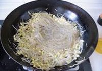 豆芽炖粉丝的做法 步骤8