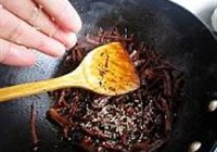 手撕果汁牛肉干的做法 步骤8