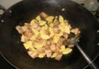 薯仔炒肉片的做法 步骤5