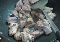 番茄排骨的做法 步骤3