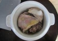 天麻鸡汤的做法 步骤4