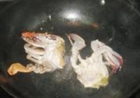 红膏蟹洋葱粉丝煲的做法 步骤5