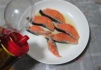 豆香三文鱼的做法 步骤3