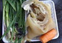 蒜叶牛皮蹄筋的做法 步骤1