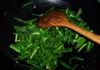 韭菜炒鸡蛋的做法 步骤7