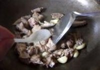 改良版砂锅鸡的做法 步骤6