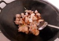 鹌鹑蛋红烧肉的做法 步骤7