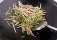 糖醋藕丝的做法 步骤5
