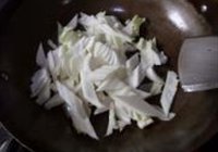 辣白菜汆牛肉的做法 步骤4