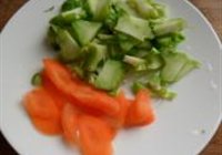 保龄菇炒面筋的做法 步骤3