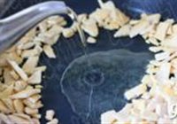 咸蛋炒臭干的做法 步骤9