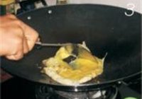 菠菜炒鸡蛋的做法 步骤3