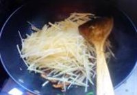 山寨版鱼香肉丝的做法 步骤8