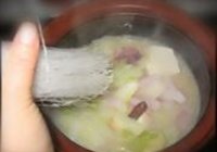 白菜鱿鱼豆腐煲的做法 步骤11
