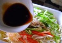 黄豆芽拌辣椒的做法 步骤4