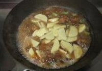 土豆芸豆烧鸡翅的做法 步骤9