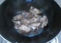 萝卜烧骨头的做法 步骤4