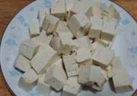 五花肉炖豆腐的做法 步骤2