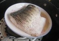 蒜味剁椒蒸青鱼的做法 步骤4