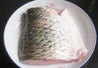蒜味剁椒蒸青鱼的做法 步骤1