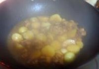 土豆烧鸡翅的做法 步骤9