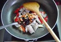 香辣爆小管的做法 步骤7
