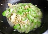 丝瓜炒鸡蛋的做法 步骤7
