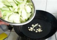 丝瓜炒鸡蛋的做法 步骤4