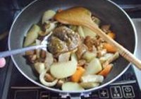 印度咖喱鸡丁煲的做法 步骤7