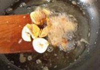 栗子鸡块的做法 步骤3