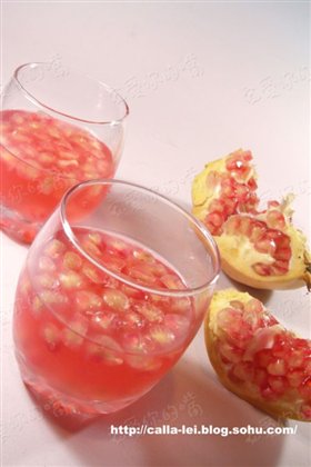 觹