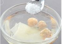 天麻炖鸡的做法 步骤1
