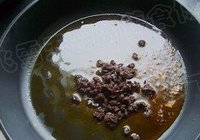 豆豉花生辣酱的做法 步骤5