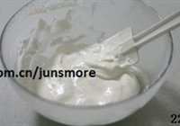 黑樱桃海绵蛋糕卷的做法 步骤22