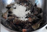 椒盐虾头的做法 步骤1