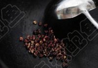 椒盐虾头的做法 步骤3