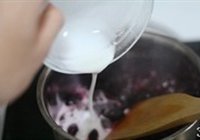 黑樱桃海绵蛋糕卷的做法 步骤3