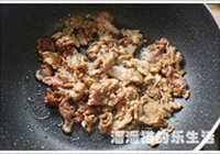 肉片炒鲜蘑的做法 步骤5