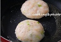 香煎鱼肉饼的做法 步骤3