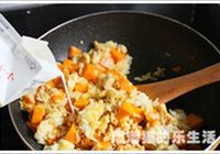 奶香南瓜鸡肉焗饭的做法 步骤5