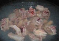 凤眼果焖鸭的做法 步骤5