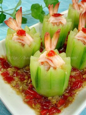 蒜茸丝瓜鲜虾盅