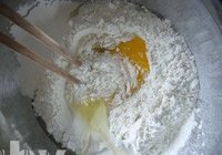 手工鸡蛋面的做法 步骤2