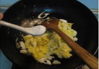 葱白炒鸡蛋的做法 步骤4
