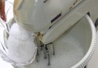 圣诞浆果纸杯蛋糕的做法 步骤12