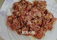 葱烙羊肉片的做法 步骤3
