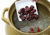 桃胶银耳羹的做法 步骤5